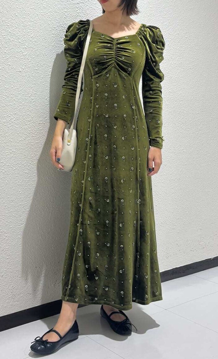 【LILYBROWN】エンブロイダリーベロアワンピース LILY BROWN｜エンブロイダリーベロアワンピース | Rakuten Fashion