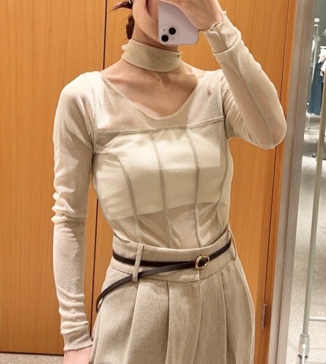 SNIDEL きれいめリュクスな雰囲気を纏うトップス | ウサギオンライン  