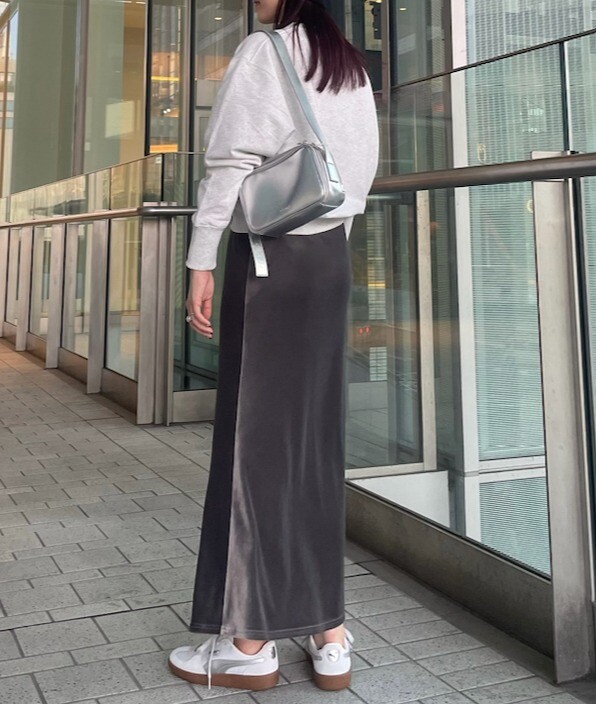 🌿emmi 新作 ラインが美しいベロアスカート🌿 | ウサギオンラインストア | 那覇メインプレイス | 株式会社サンエー