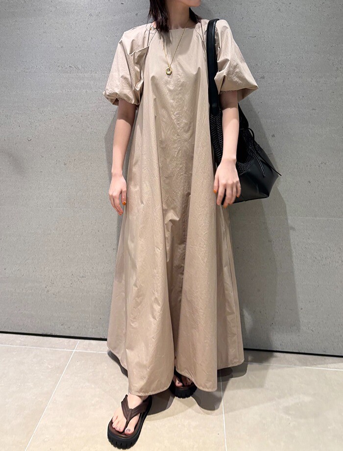 Mila Owen 程よいボリュームスリーブが大人仕様のワンピース👗