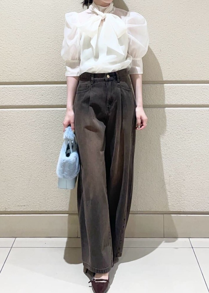 LILY BROWN 🤎オーガンザボウタイブラウス🤎
