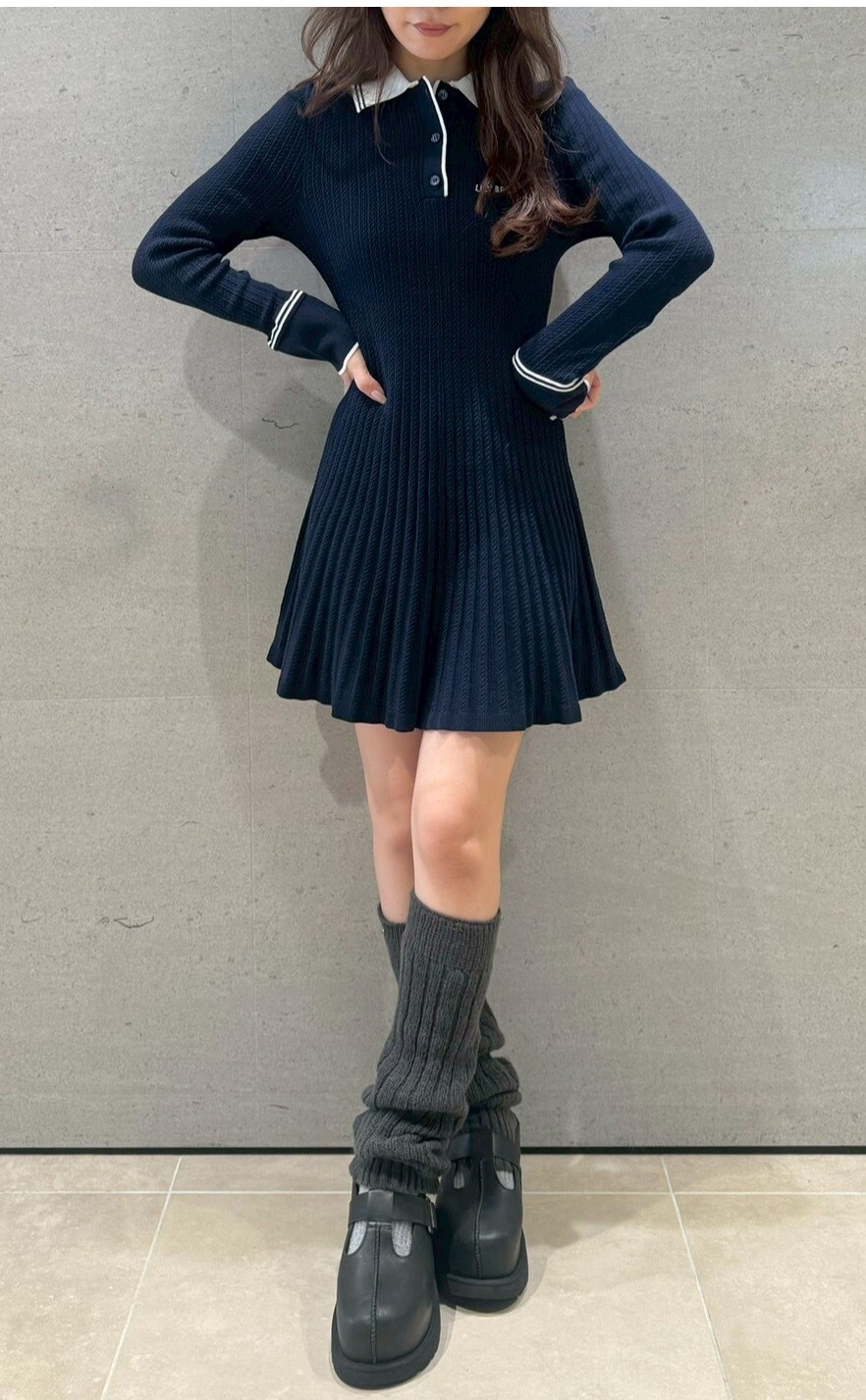 💚LILY BROWN💚タックラインが映える定番ポロニットワンピース