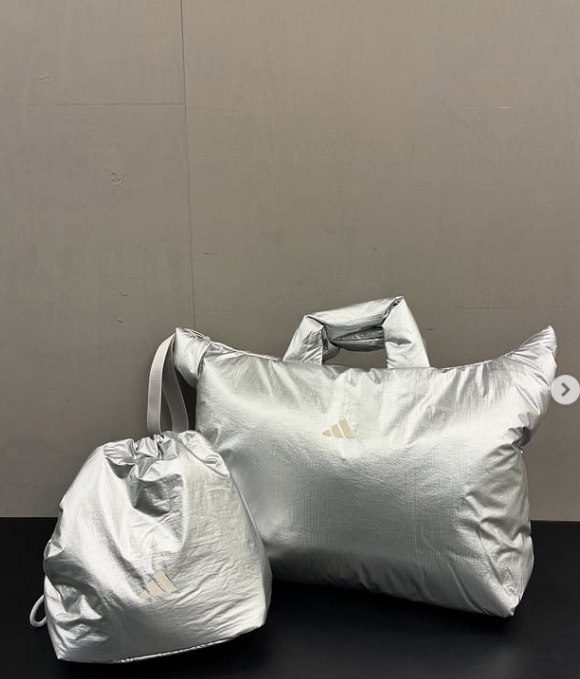 【NEW ARRIVAL】adidas メタルバッグ