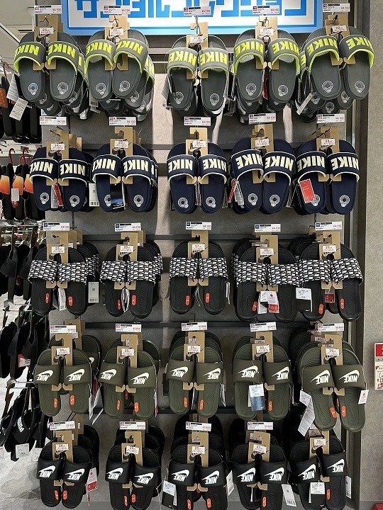 各ブランドサンダル多数入荷してます!🌊