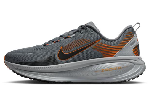 🌟NIKE　VOMERO18🌟