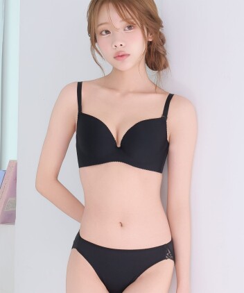 美胸シルエットを叶えるブラ再入荷♬