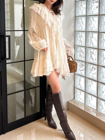 SNIDEL フリルや刺繍をあしらった柔らかなコットン素材のロマンティックなBOHOチュニック✨