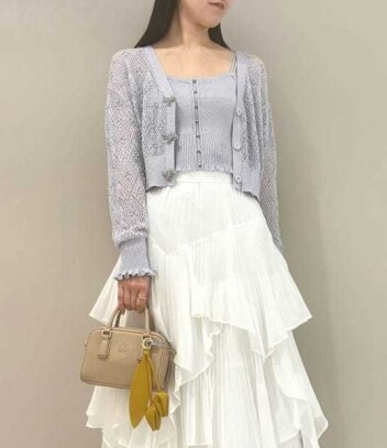 🌟SALE🌟SNIDEL ボンボタンがキャッチーな煌めきシアーカーディガン🎀 