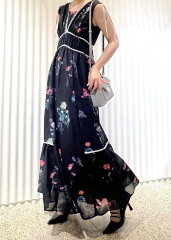 SNIDEL 🌺フラワードロストディティールワンピース🌺