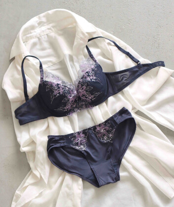 【新作】デコルテビューティーブラ ✨ブラ＆ショーツセット ✨フローラルハーモニー🌸