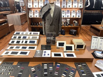 那覇でオーダースーツをお探しならスーツセレクト那覇メインプレイス店へ！