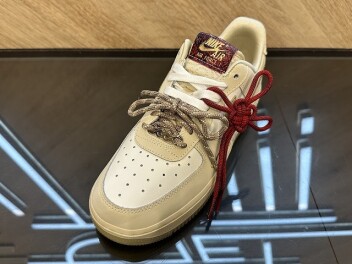 【NIKE】ウィメンズ エア フォース 1 '07 LX