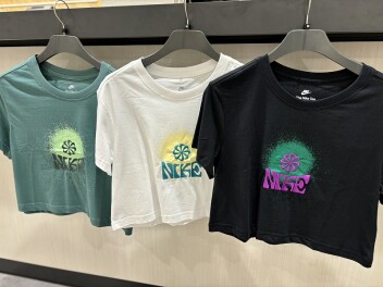 【NIKEアパレル】新作入荷☆