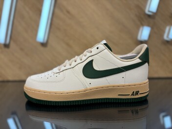 【NIKE】再入荷☆