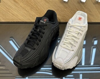 【NIKE】ウィメンズ ショックス R4
