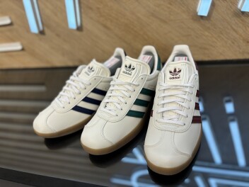 【ADIDAS】新作入荷☆