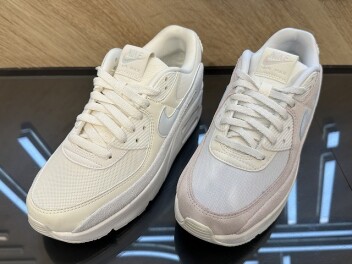 【NIKE】ウィメンズ エア マックス 90 LV8 SE