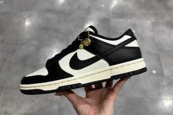 🆕NIKE ウィメンズ ダンク LOW SE🆕