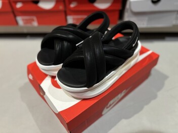【NIKE】AIRMAX ISLA☆