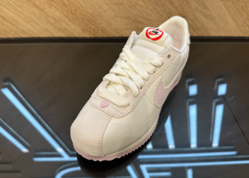 【NIKE】ウィメンズ コルテッツ
