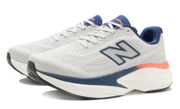 🌟NEW BALANCE　新作ウォーキングシューズ🌟