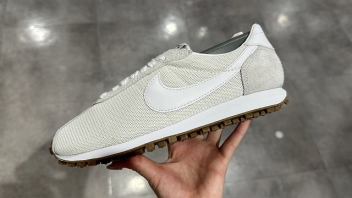 NIKE ウィメンズ LD-1000