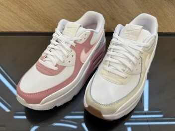【NIKE】ウィメンズ エア マックス 90 LV8
